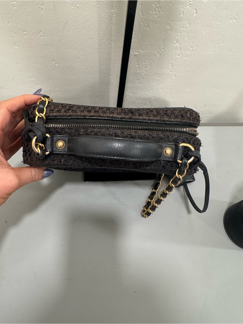 Chanel Filigree Tweed Vanity Crossbody Bag - Picture 4 of 11